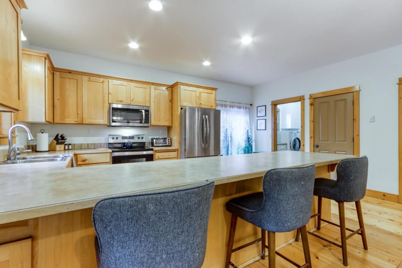 Oak Street Retreat Villa Sisters Luaran gambar