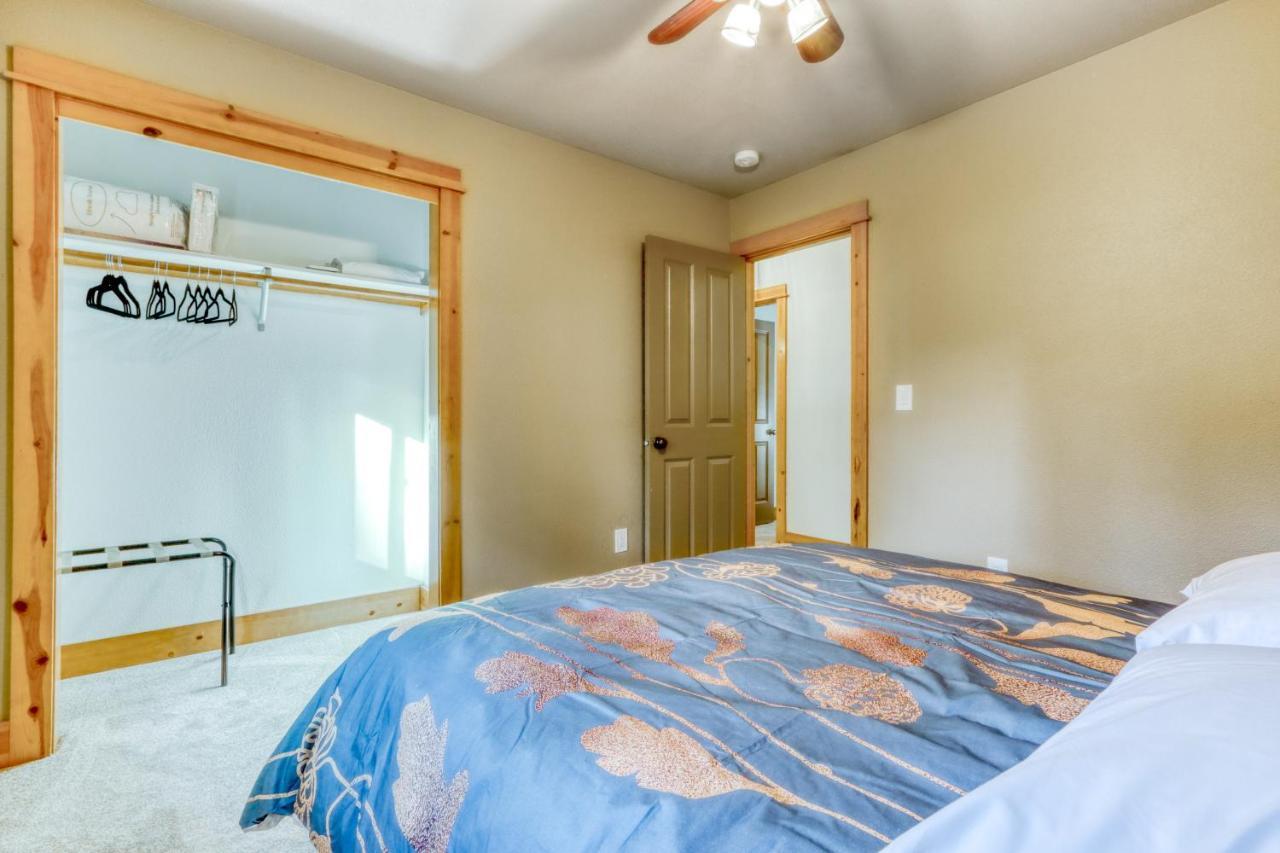Oak Street Retreat Villa Sisters Luaran gambar