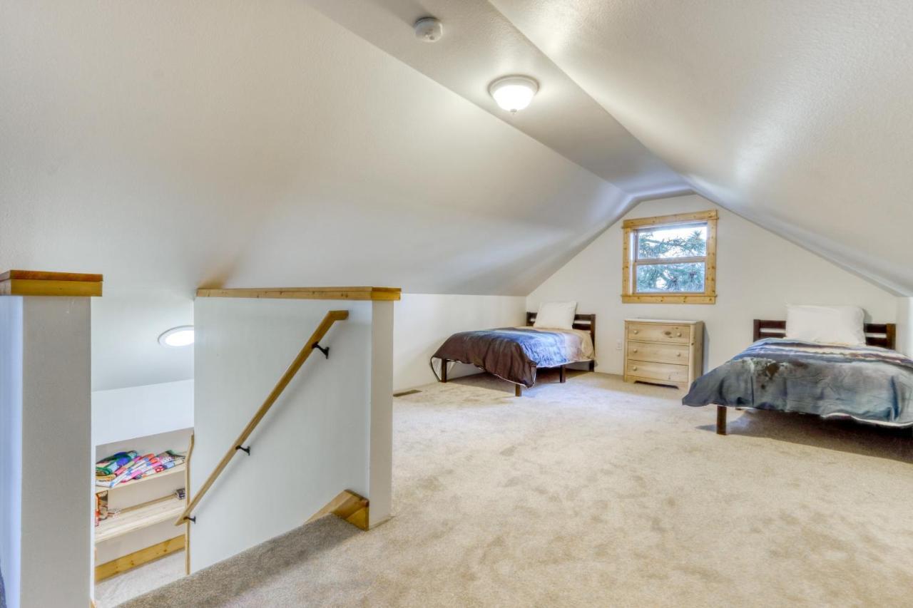 Oak Street Retreat Villa Sisters Luaran gambar